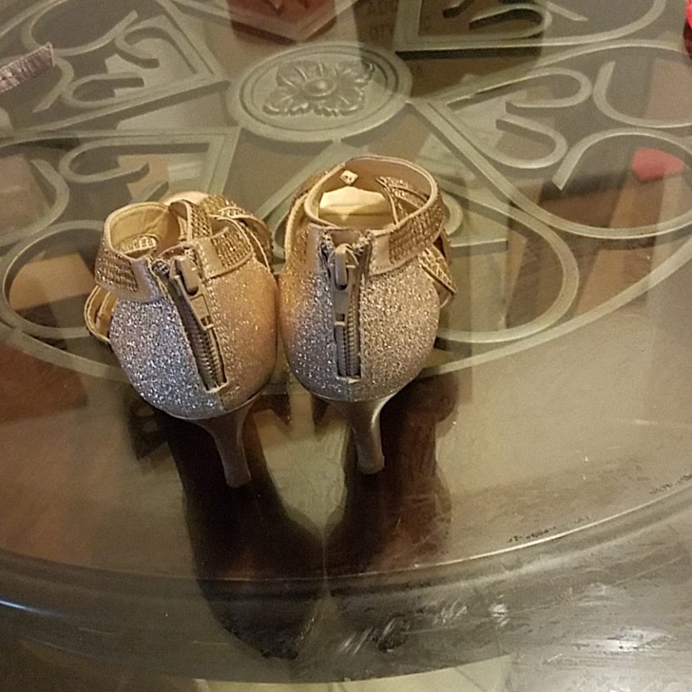 Shoes - Picture 3 of 4